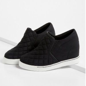 Maurices Black Quilted Sneaker Wedge Shoes Size 9
